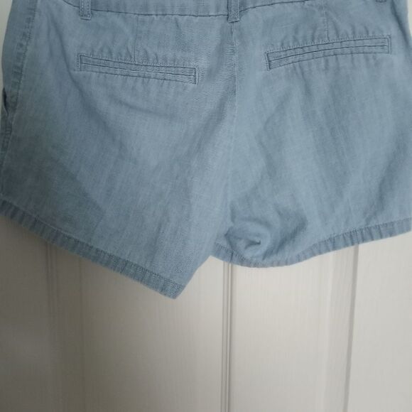 Ladies J CREW Light Blue Cotton Flat Front City Sh - Picture 2 of 5